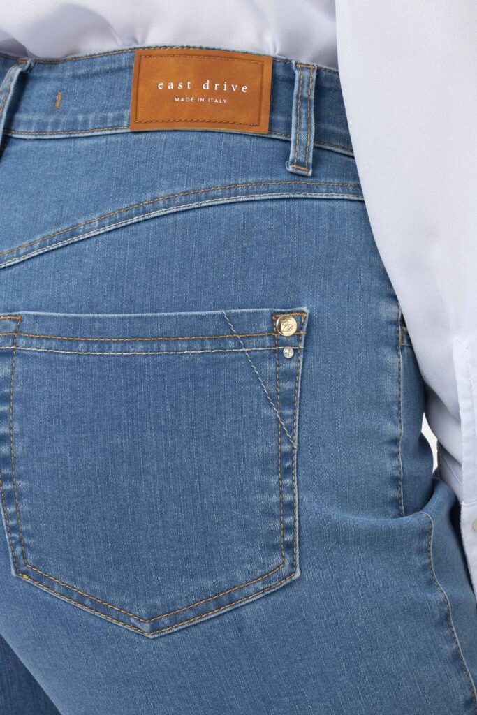 spodnie zbliżenie tył